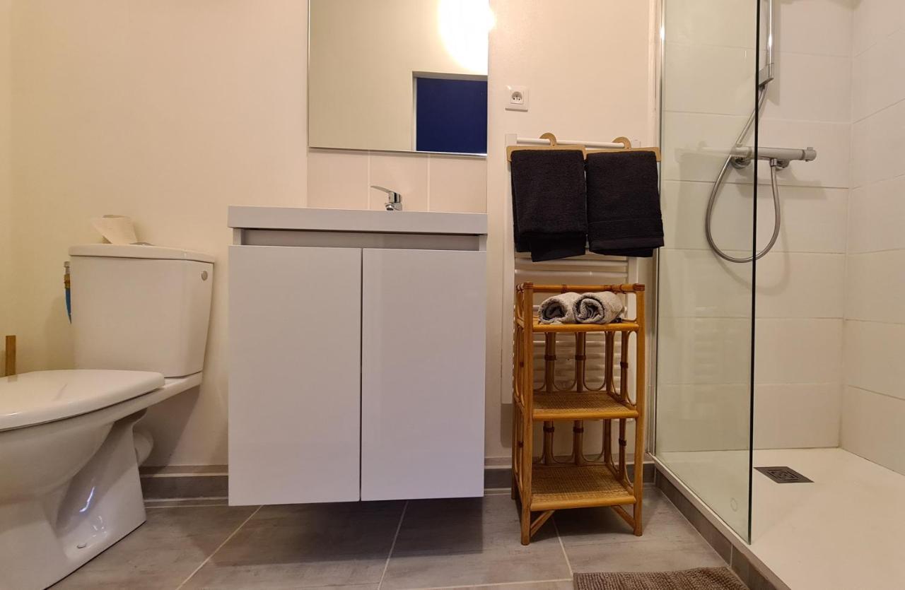 Charmant Logement Avec Parking Apartment Orvault Ngoại thất bức ảnh