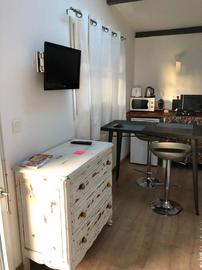 Charmant Logement Avec Parking Apartment Orvault Ngoại thất bức ảnh
