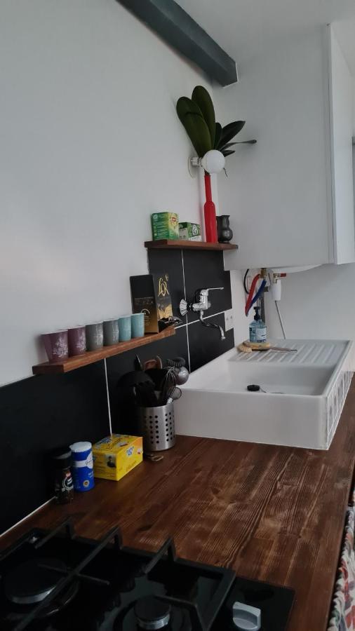 Charmant Logement Avec Parking Apartment Orvault Ngoại thất bức ảnh