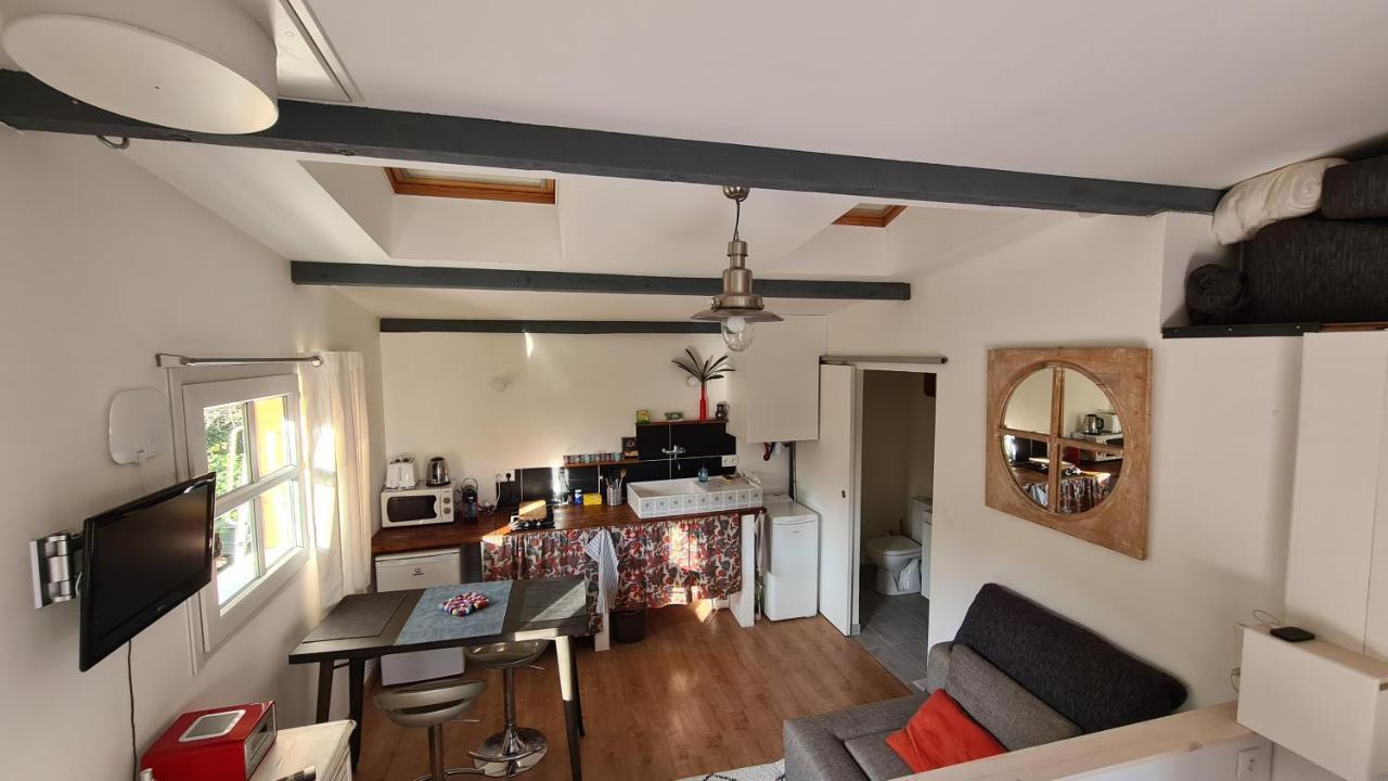 Charmant Logement Avec Parking Apartment Orvault Ngoại thất bức ảnh